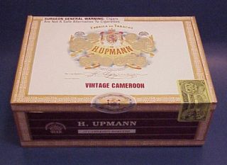  robusto empty wood cigar box top reads fabrica de tabacos de h upmann