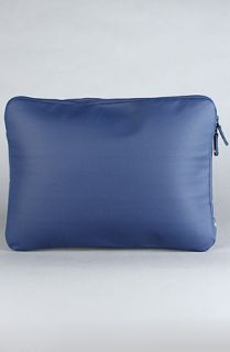 Incase The Coated Canvas Sleeve for Macbook Pro 15 in Deep Blue