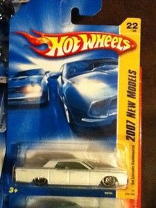 B1   Hot Wheels   2007 New Models `64 Lincoln Continental  White