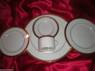 Fitz and Floyd China 5 Piece Place Setting Roanoke