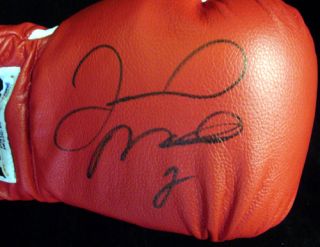 Floyd MAYWEATHER Jr Autographed Signed Red Reyes Boxing Glove PSA DNA