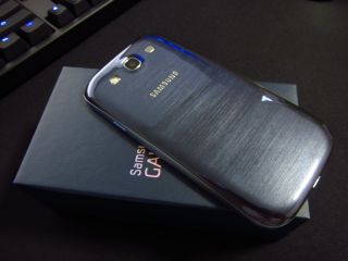 Samsung Galaxy S3 S III GT I9300 16GB Pebble Blue  Factory Unlocked