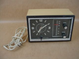 General Electric Model No 7 4725A Beige Electric Alarm Clock Radio
