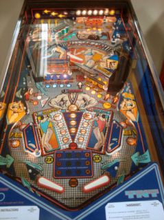 Ballys HardBody Pinball Machine, works 100% Very Fun to play!