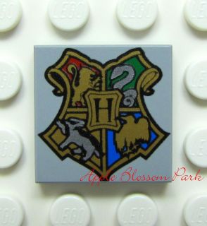 New Lego Harry Potter 2x2 Gray Decorated Flat Tile Hogwarts Shield