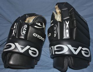  Eagle X70 Hockey Gloves