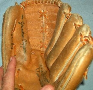 Vintage Hollander Joe DiMaggio Baseball Glove Yankee Clipper Line
