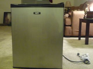  Steel Mini Refrigerator Freezer Home or Office Mint Condition