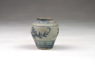 Superb Antique Chinese Mid Ming Hongzhi Blue White Porcelain Small Jar