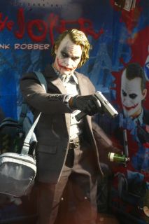 Hot Toys Bank Robber Joker The Dark Knight Batman BRAND NEW SEALED NEVER OPENED  