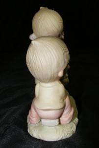 1978 Precious Moments E 1375 A Porcelain Figurine " Love Lifted Me " w Box  
