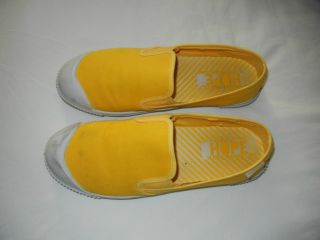 New Keen Womens Santiago Slip on 5480 MIMO Yellow Sz 7 Retails for $