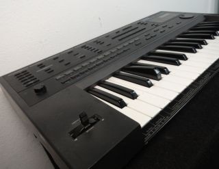 Roland Pro E Vintage Synthesizer Roland Keyboard Intelligent Arranger