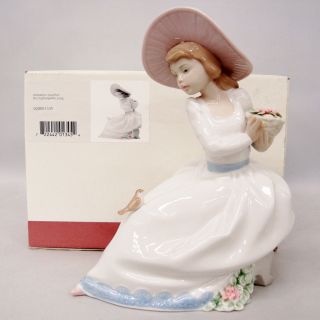 Nao The Nightingales Song Lady with Bird Porcelain Figurine 1345 New