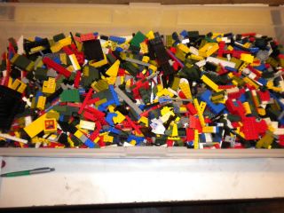 LARGE LEGO LOT 2200 PIECES DETAIL PARTS 8 LBS BRICKS BLOCKS WHEELS