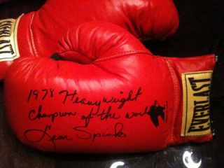 Leon Spinks Autographed Everlast Boxing Glove