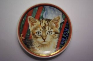 92 Christmas Kitten Box Enesco Plate Leslie Anne Ivory