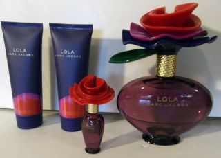Marc Jacobs Lola Deluxe Gift Set 3 4 oz EDP Perfume Lotion Wash Train