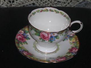 PARAGON HM THE QUEEN HM QUEEN MARY TEACUP & SAUCER CHIPPED
