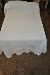 CANDLEWICK 76 X 109 white vintage BEDSPREAD twin  FULL chic retro