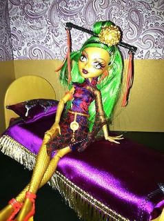 MONSTER HIGH Barbie Bratz doll House FURNITURE OOAK SCARIS Bed 4