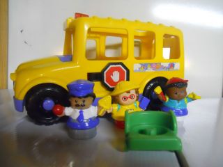 Little People 2001 School Bus Includes all Figures and Wheelchair