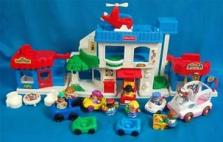 RARE FP LITTLE PEOPLE 1998 RETIRED CITY TOWN STREET CENTER + EXTRAS
