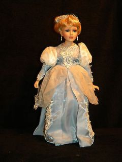 17 Cinderella Porcelain Doll Holding Glass Slipper   Beautiful Light