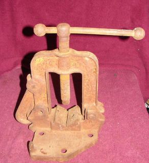 Reed Pipe Vise No. 1 takes 1/8 to 2 1/2 pipe Old but still good