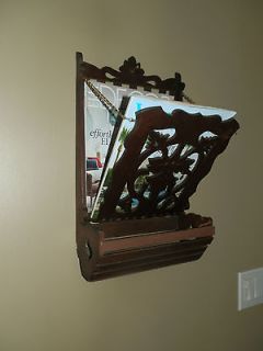 SWEET VICTORIAN WALL MOUNTED LETTER/MAGAZIN E HOLDER
