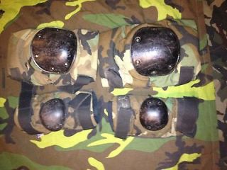 Knee and Elbow Pads, Military Issue Woods Camo Size Med Made in USA