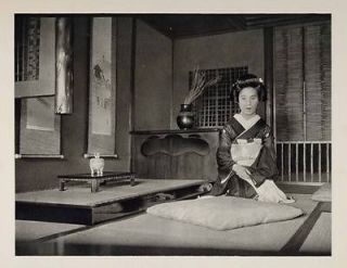 1930 Japanese Woman Kimono House Tatami Mats Room Japan   ORIGINAL
