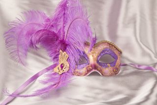 Feathered Venetian Masquerade Masks   SEMPLATO GOLD