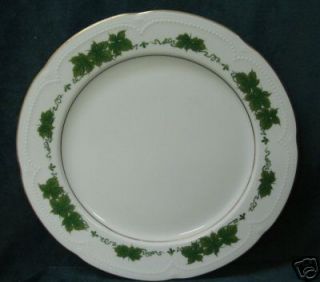 Graf Van Henneberg Wienlaub Ivy Green Dinner Plate