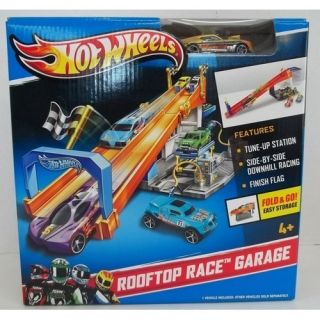Hot Wheels Wall Tracks ROOFTOP RACE GARAGE Fold & Go with Car Tune Up