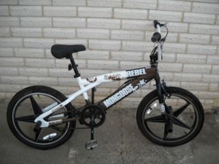 Mongoose Rebel Boys BMX Bicycle 20 Rims w Foot Pegs Mag Wheels